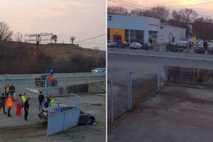 FOTO – UN BMW a distrus poarta celor de la DRDP la Șelimbăr pe DN1