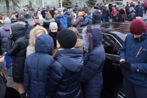 VIDEO Zeci de mii de oameni evacuaţi la Moscova în urma unor ameninţări cu bombe