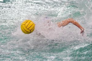 Bazinul Olimpic Ioan Alexandrescu găzduieşte, miercuri şi joi, derby-ul oraşului la polo