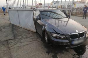 FOTO Accidentul spectaculos de pe DN1 la Șelimbăr – Șoferul de 27 de ani avea viteză mare
