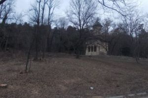 LA ŞTEFĂNEŞTI, VILE LÂNGĂ MORMÂNTUL BRĂTIENILOR?