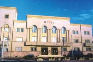 Paranghelie la Muzeu. Cum a făcut directorul cadou un tablou de patrimoniu!