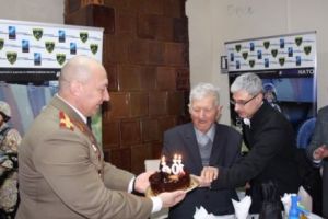 Povestea TRAGICĂ a unui veteran de război. A mâncat resturi de la păsările săbatice ca să nu moară de foame