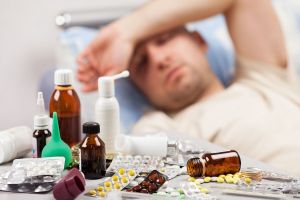 Doi bărbaţi răpuşi de gripă – Numărul deceselor a depăşit cifra de nouăzeci de oameni