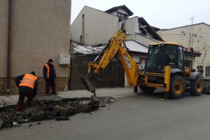 Constanta. Au fost demarate lucrarile de reabilitare si modernizare a trotuarelor de pe strada Unirii