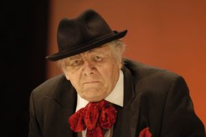 Actorul Gheorghe V. Gheorghe: „Pe mine m-a îmbogăţit teatrul cu dragoste”