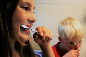 9000 de copii din mediul rural primesc lecţii de igienă dentară