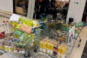 Se strâng alimente şi produse de igienă pentru familii nevoiaşe din Timiş