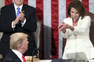 Trump i-a făcut pe Democraţi să se ridice în picioare şi să scandeze „USA! USA!”