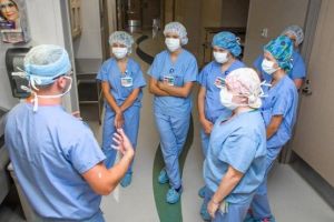 ALERTĂ NAȚIONALĂ. Asistenţii medicali din România au diplome fabricate. Ce spun instituţiile statului