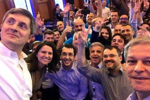 Cocoţată pe un val de simpatie, Alianţa 2020 USR PLUS îşi permite o AROGANŢĂ: Vrea să câştige alegerile la Arad
