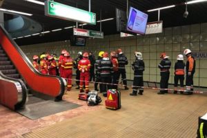 Incident la metrou - O persoană s-a aruncat în faţa trenului