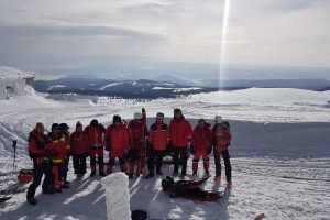 O parte dintre salvamontiştii de la Ciuc participă la Școala Naţională Salvamont 2019