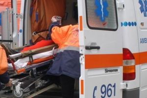 Femeie de serviciu RĂNITĂ  la muncă. I-a căzut o bucată de tencuială în cap