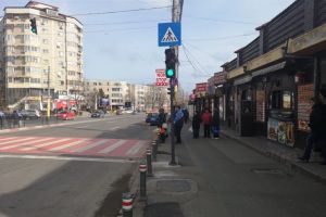 Semaforul de la trecerea de pietoni de pe strada Soveja, in cartierul Tomis 3 din Constanta a fost pus in functiune (galerie foto)