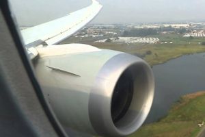 PANICĂ printre pasageri! Ameninţare cu BOMBĂ la bordul unui avion al unei companii low-cost