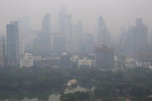 Thailanda – Sute de fabrici inchise in lupta cu valul de smog care a invaluit capitala Bangkok