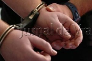 Puşti de 16 ani, arestat pentru că a tâlhărit o femeie pe stradă, în Focşani