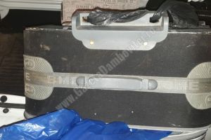TÂRGOVIȘTE: Alertă cu bombă! Un fost poliţist şi-a alertat colegii după ce a găsit un geamantan suspect