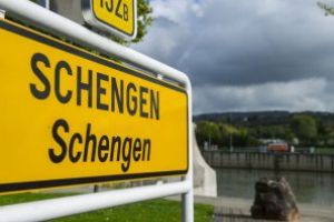 Comisarul european pentru Migraţie: Afirm cu fermitate că România e gata pentru aderarea la Spaţiul Schengen