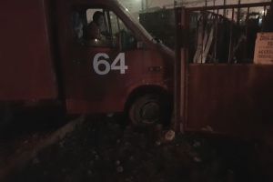 Intervenţie la o autoutilitară deraiată