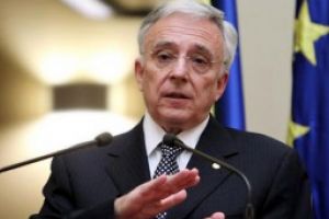 Isarescu despre curs: Nu pot sa neg ca nu am intervenit, ca e prea evident, dar nu comentez ca am intervenit