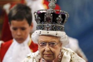 Povestea INCREDIBILĂ coroanei reginei Elisabeta a II-a. Diamantul BLESTEMAT