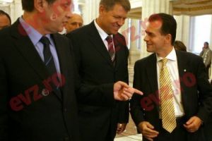 Iohannis ÎI RĂMÂNE DATOR lui Crin Antonescu TOATĂ VIAŢA. Culisele mai puţin ştiute din PNL. News alert