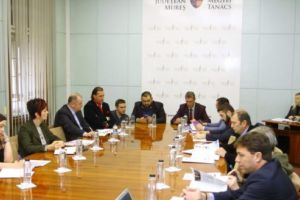 Dezbatere organizată de Consiliul Judeţean Mureş: provocările devenirii unui judeţ Smart!