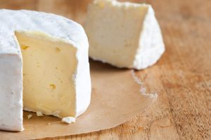 ALERTĂ ALIMENTARĂ! Cum sunt MINȚIȚI consumatorii români cu privire la produsele LACTATE