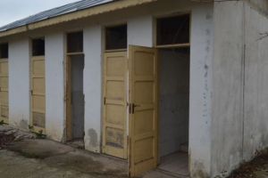 În zece localităţi din Harghita există şcoli cu grupuri sanitare necorespunzătoare