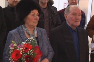 Fostul şofer de la Oţelul Galaţi s-a căsătorit astăzi, la 80 de ani