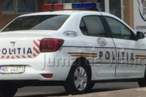 Patru copii au spart un autotren parcat, la Adjud