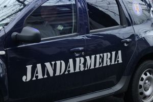 VIDEO Un bărbat din Galaţi, condamnat la 9 ani şi 7 luni închisoare a fost prins de jandarmi şi poliţişti