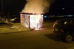 Piromanul din Bartolomeu-Avantgarden a incendiat a treia oară ghenele de gunoi