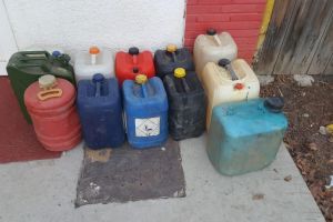 Depistat în flagrant în timp ce sustrăgea produse petroliere
