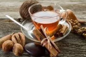 Mierea, scoţişoara şi nucile, amestecul-minune care TRATEAZĂ numeroase AFECȚIUNI. Află cum se PREPARĂ
