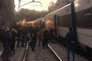 Roman ranit in accidentul feroviar de langa Barcelona. Doua trenuri s-au ciocnit