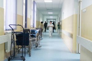 În România, doar 3 din 10 bolnavi de cancer au posibilitatea să facă radioterapie