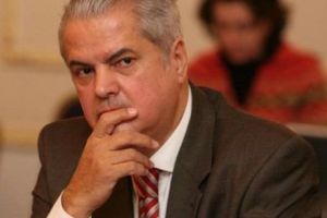 Adrian Năstase pune tunurile pe Iohannis: ''Va crea precedente periculoase''