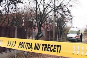 Filmul crimei de la Tomşani: Bătrânul a fost lovit cu bestialitate cu o coadă de topor. O minoră, complice la omor