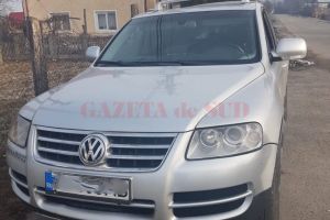 Prinşi în flagrant în timp ce încercau să înşele o femeie din Daesti cu suma de 10.000 de lei