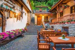 Sighişoara: Senzaţionala transformare a unei case vechi de 500 de ani în pensiune