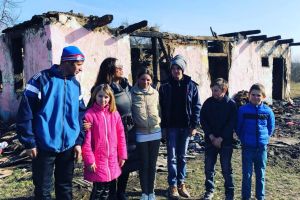 VIDEO. Mirela Retegan s-a întâlnit cu familia din Tătăreşti. Gaşca Zurli, spectacol caritabil pentru cei 7 copii