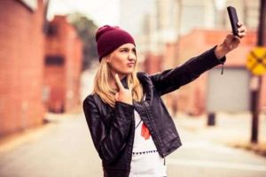 Peste un milion de selfie-uri sunt făcute în lume  în fiecare zi: Cum recunoaşteţi dependenţa şi ce se ascunde în spatele ei