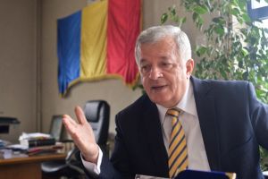 Mihai Mateescu, primarul din Baile Govora, vrea sa se calugareasca la o manastire din Valcea!