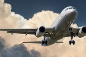ALERTĂ în AER. AVION Tarom lovit de FULGER
