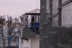 Firmele au ajuns să angajeze deţinuţi. Reacţia unei patroane care i-a văzut la lucru