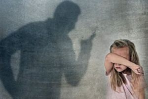 Cum să remediaţi daunele cauzate de relaţia tată şi fiică (IV). Cu românul la psiholog