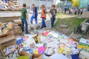 Elevii covăsneni au adunat o cantitate semnificativă de deşeuri selective  Scopul acestei campanii a fost şi este în continuare să implice  şi cadrele didactice în acţiunea de colectare